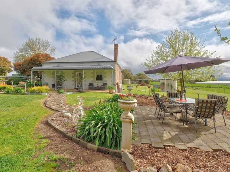 17 Wuttke Road, Woodside SA 5244