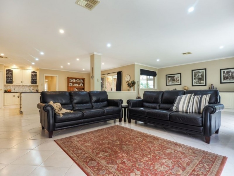 1 Turnbull Court, Woodside SA 5244