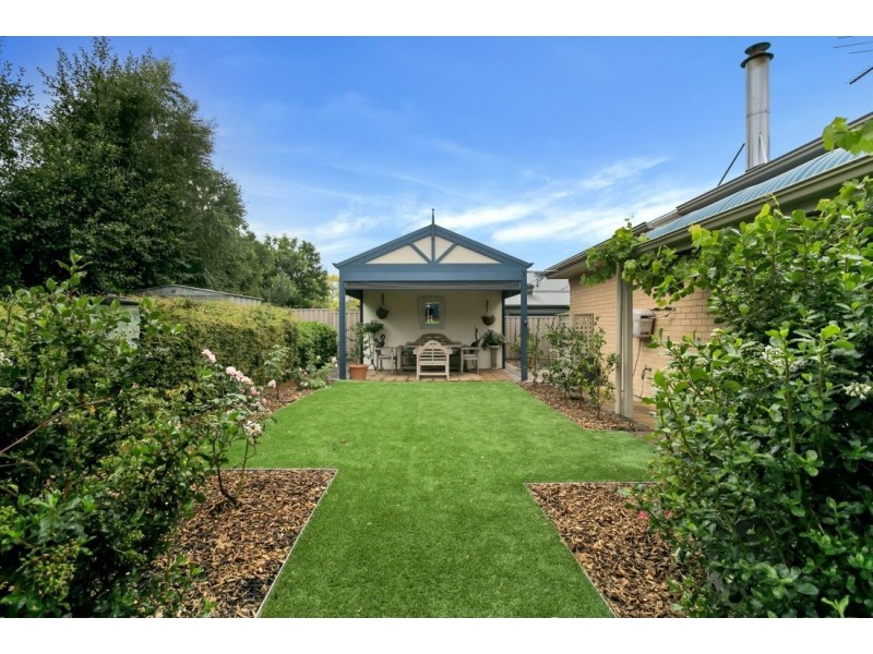 15 Oak Drive, Oakbank SA 5243