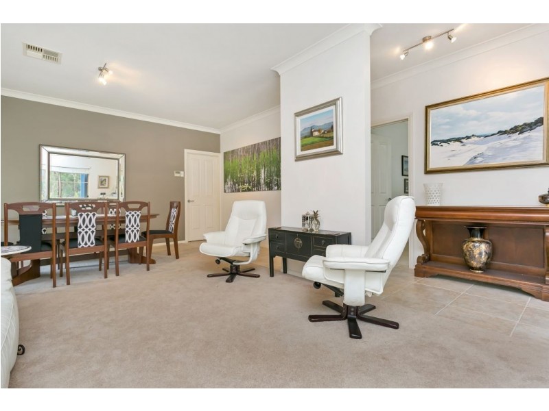 15 Oak Drive, Oakbank SA 5243