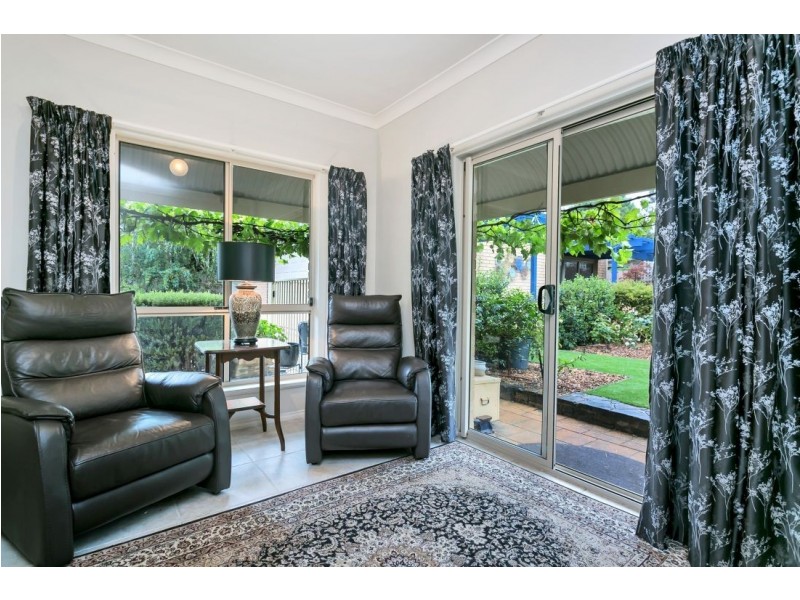 15 Oak Drive, Oakbank SA 5243