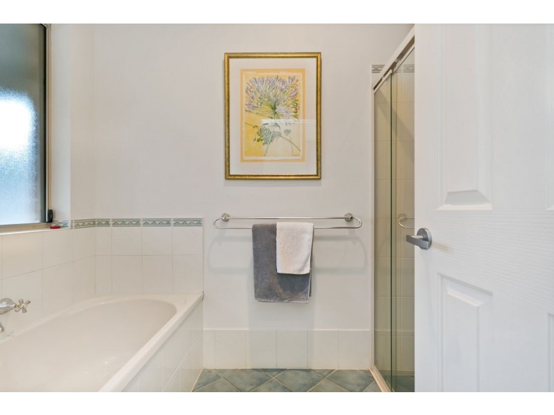 15 Oak Drive, Oakbank SA 5243