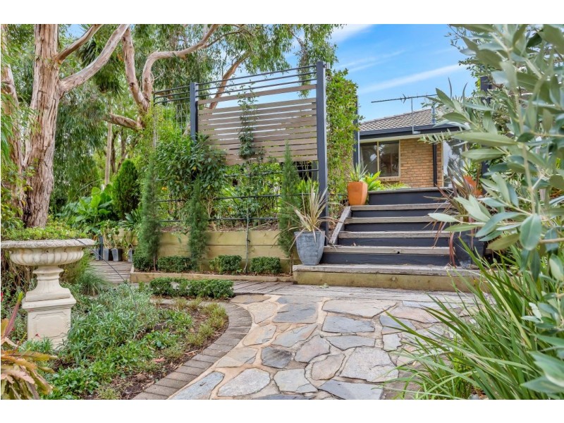 13 Allendale Grove, Woodside SA 5244