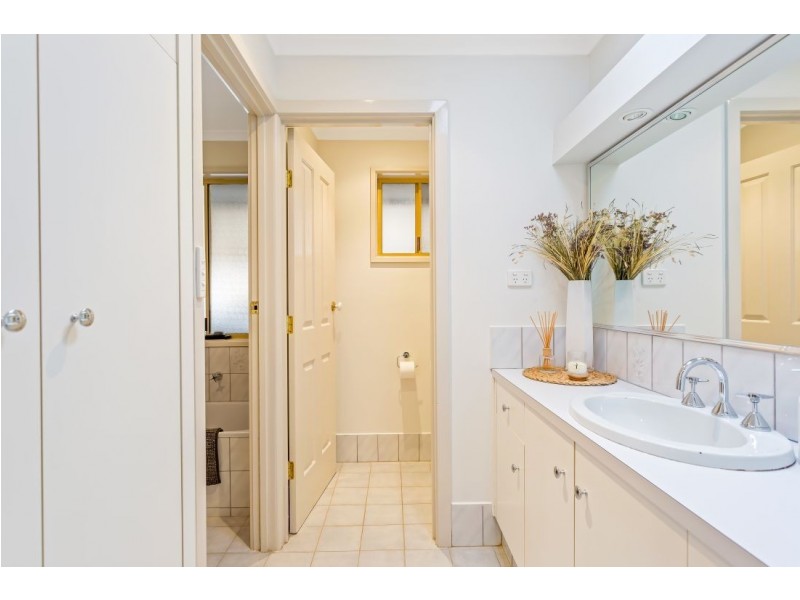 13 Allendale Grove, Woodside SA 5244