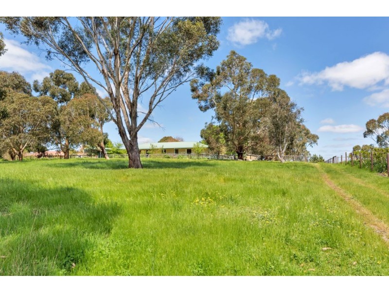 4 Hutchens Road, Woodside SA 5244