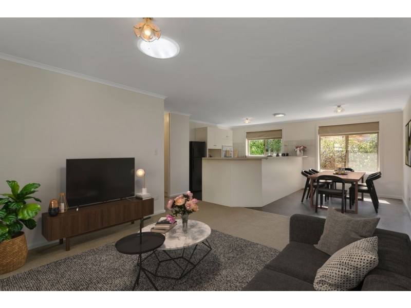 16 Elm Drive, Oakbank SA 5243