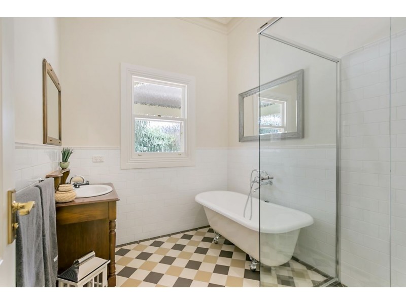 1 Coral Street, Mount Barker SA 5251