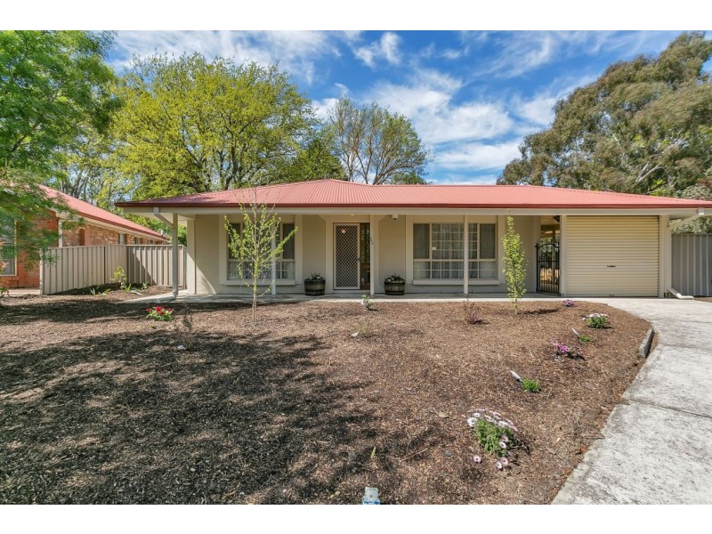 16 Elm Drive, Oakbank SA 5243