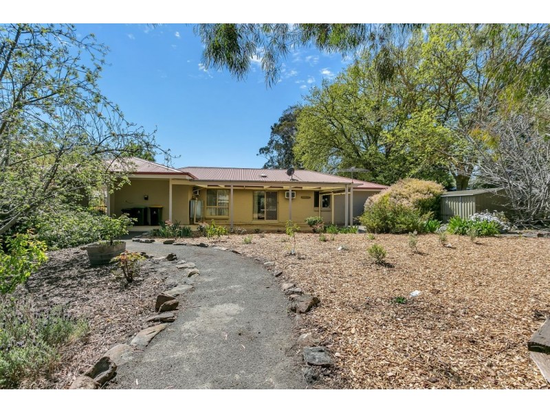 16 Elm Drive, Oakbank SA 5243