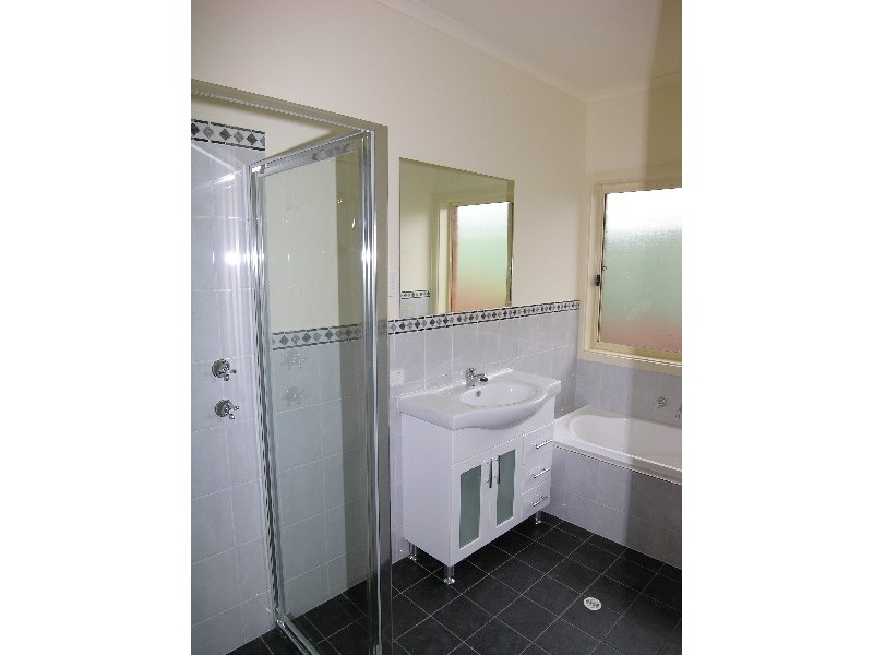 1, 2 & 3 Main Street, Lobethal SA 5241