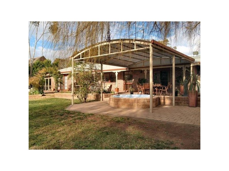 18 Pike Street, Oakbank SA 5243