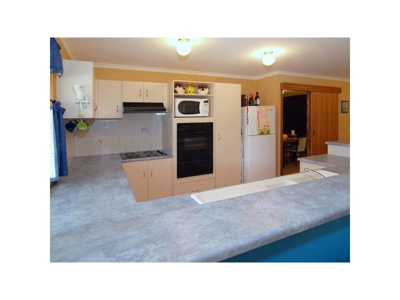 10 Gardenia Drive, Woodside SA 5244