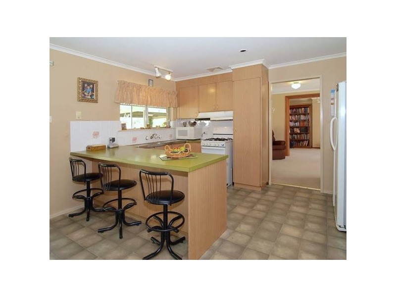 8 Sandford Avenue, Mount Barker SA 5251