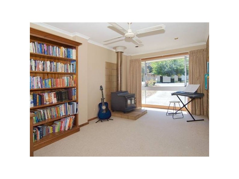 8 Sandford Avenue, Mount Barker SA 5251