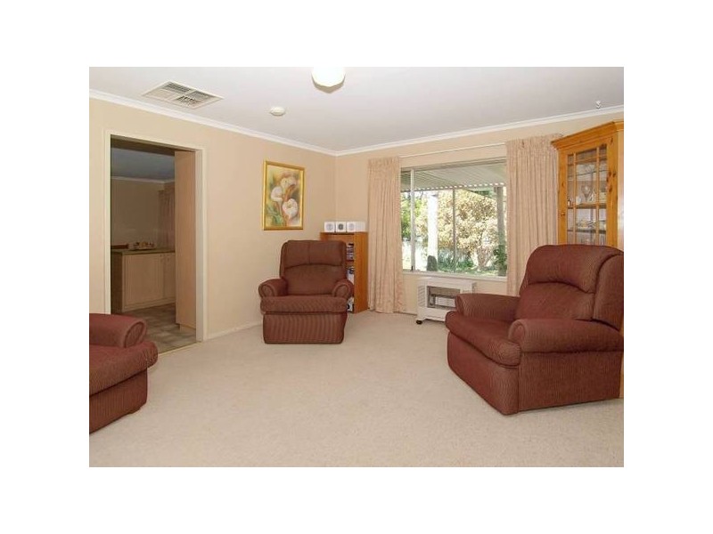 8 Sandford Avenue, Mount Barker SA 5251