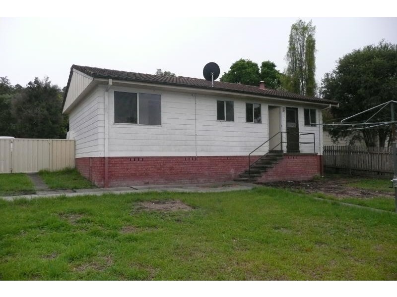 13 Deakin Crescent, Taree NSW 2430