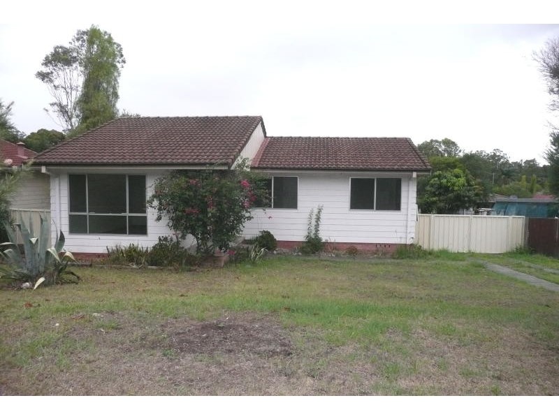 13 Deakin Crescent, Taree NSW 2430