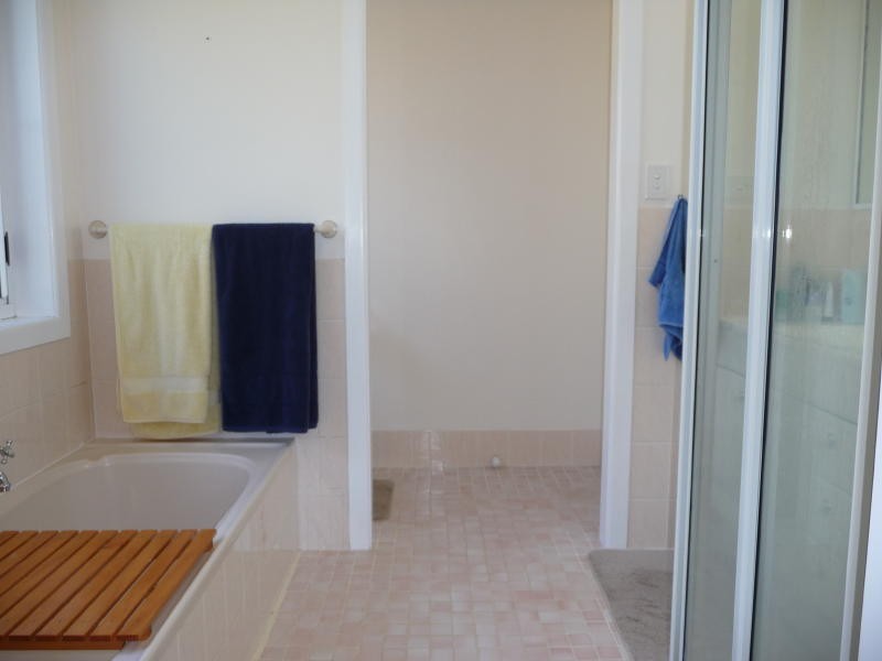 12 Kolinda Drive, Old Bar NSW 2430