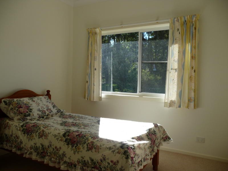 12 Kolinda Drive, Old Bar NSW 2430