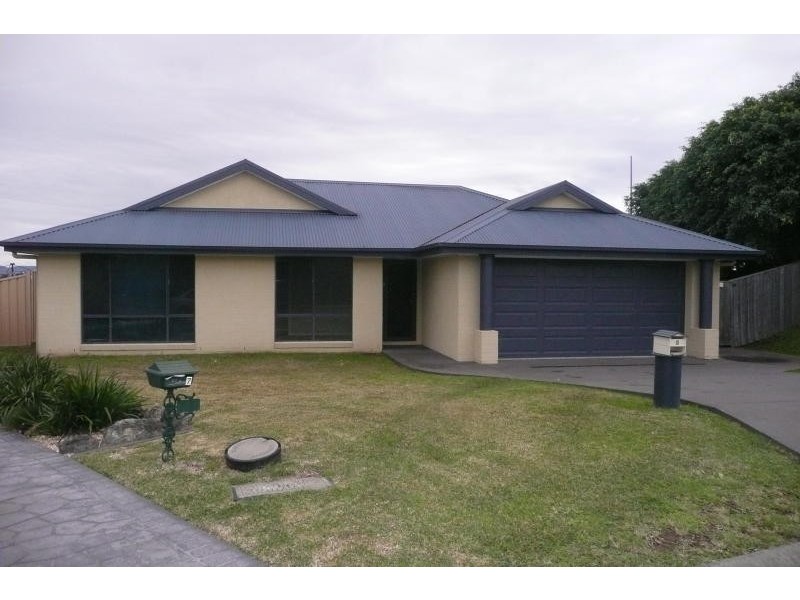 8 Gregory Close, Taree NSW 2430