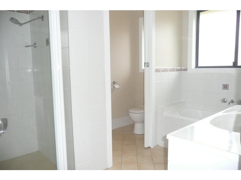 8 Gregory Close, Taree NSW 2430