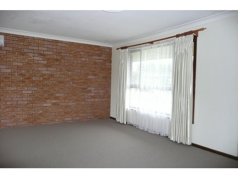 4 Nioka Place, Taree NSW 2430