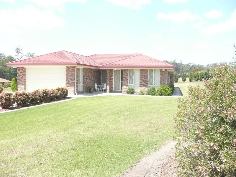 2 Mullalone Place, Taree NSW 2430