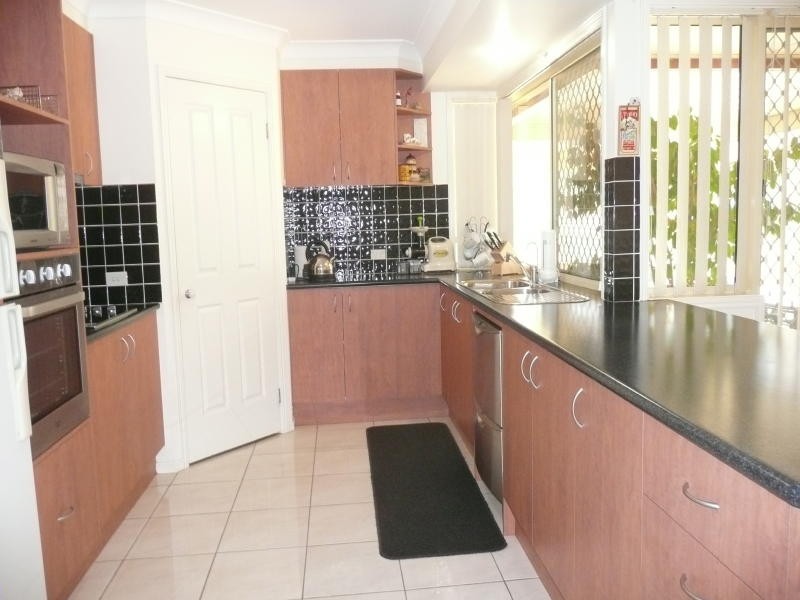 2 Mullalone Place, Taree NSW 2430