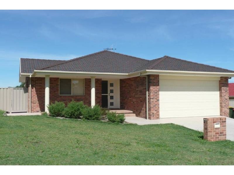 2 Pyrus Drive, Taree NSW 2430