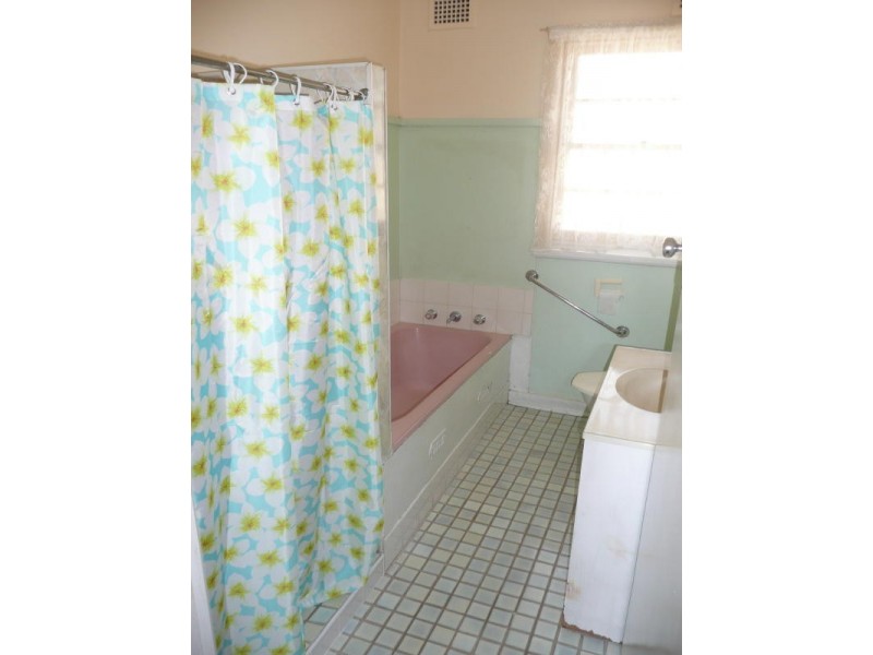 28 Robertson Street, Taree NSW 2430