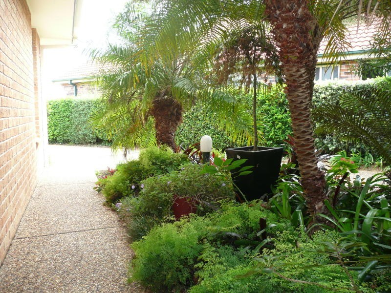 12 Silky Ash Close, Old Bar NSW 2430