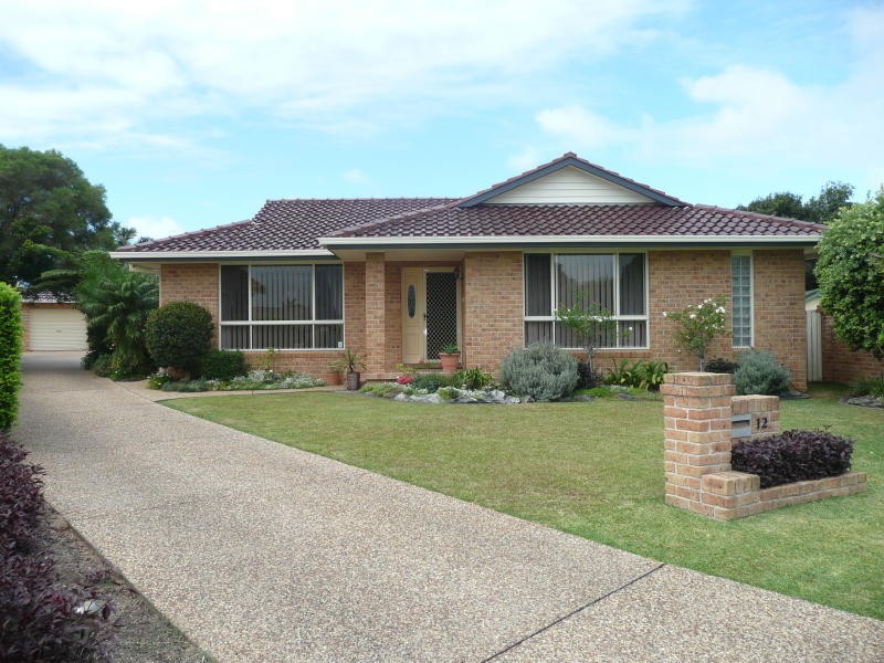 12 Silky Ash Close, Old Bar NSW 2430
