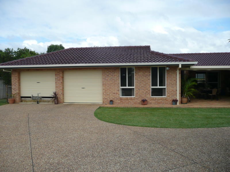 12 Silky Ash Close, Old Bar NSW 2430