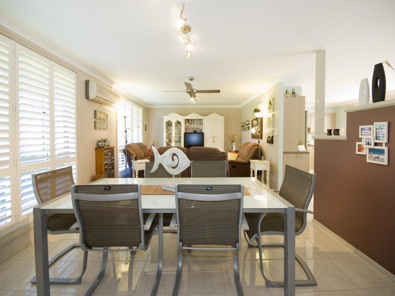 17 South Heron Road, Old Bar NSW 2430