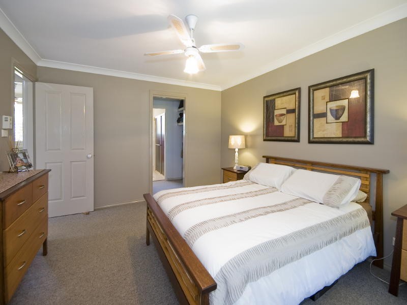 17 South Heron Road, Old Bar NSW 2430