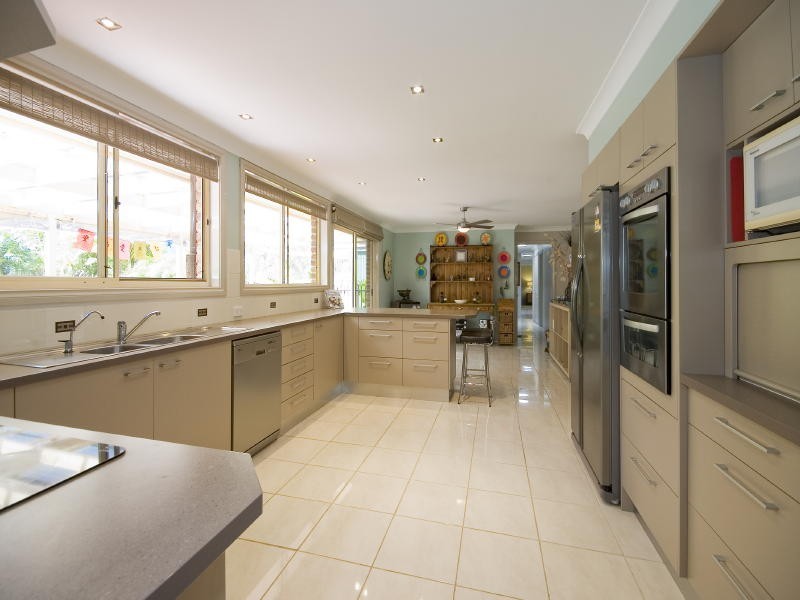 17 South Heron Road, Old Bar NSW 2430