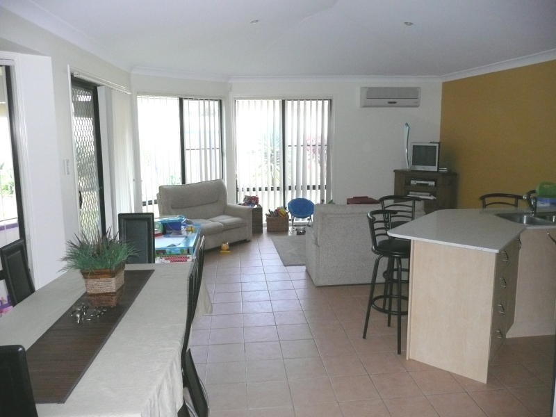 11 Shantull Drive, Wallabi Point NSW 2430