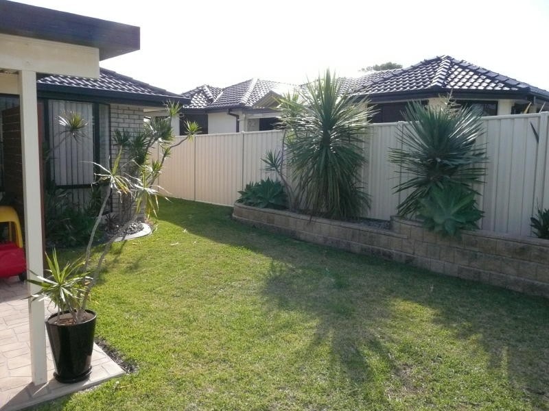 11 Shantull Drive, Wallabi Point NSW 2430