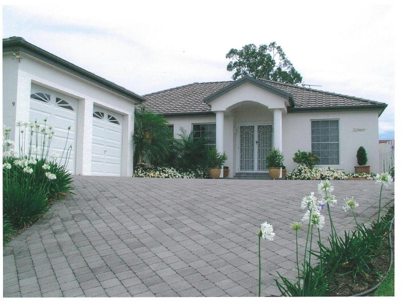 9 Grandis Parade, Taree NSW 2430
