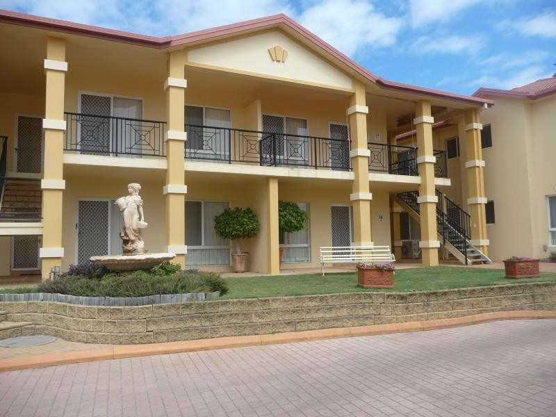 9/32 Lewis Street, Old Bar NSW 2430