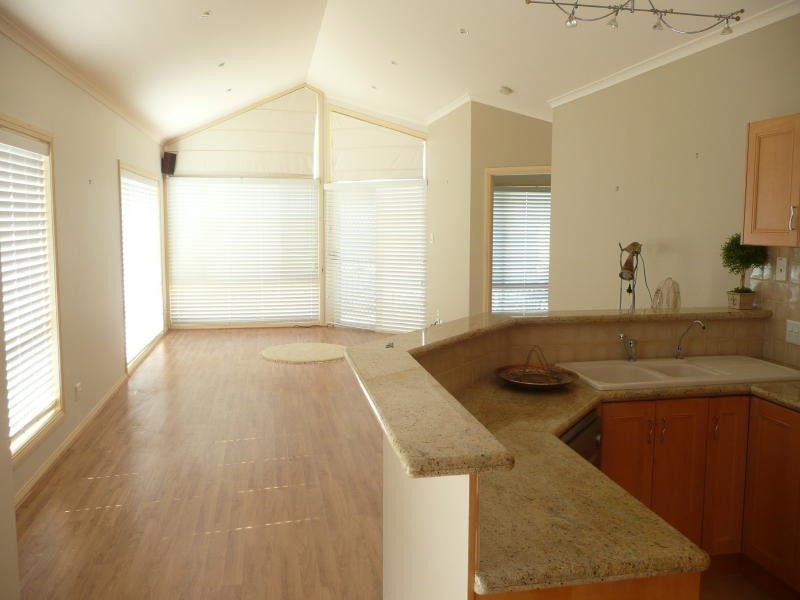 9/32 Lewis Street, Old Bar NSW 2430