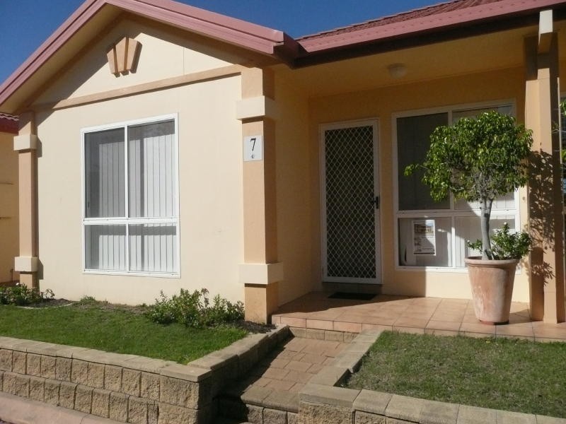 7/32 Lewis Street, Old Bar NSW 2430