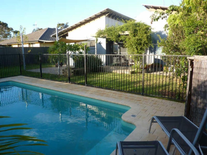 4 Bluehaven Drive, Old Bar NSW 2430