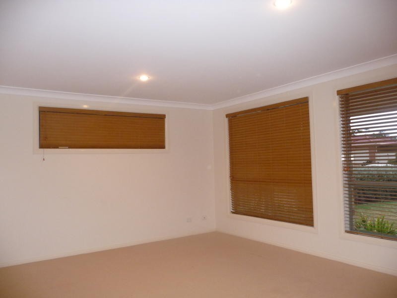 6 Mistral Place, Old Bar NSW 2430