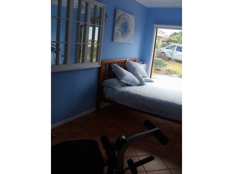9 Lewis Street, Old Bar NSW 2430