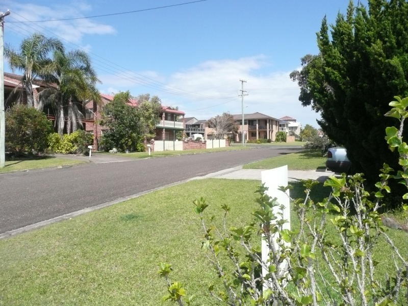 1 Beach Street, Wallabi Point NSW 2430