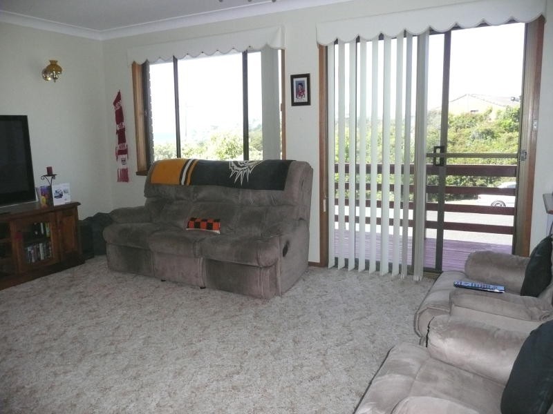 1 Beach Street, Wallabi Point NSW 2430