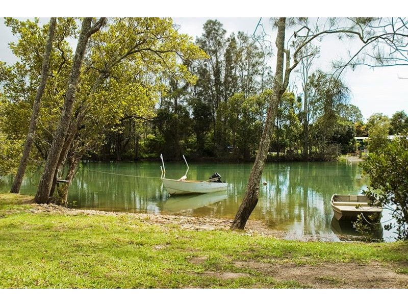 4 Hina Close, Old Bar NSW 2430