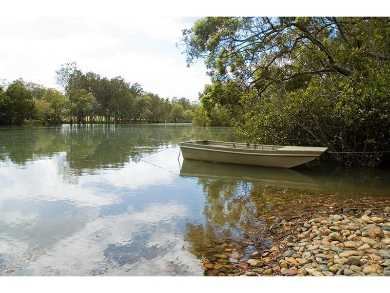 4 Hina Close, Old Bar NSW 2430