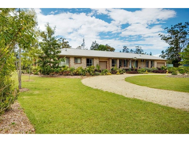 4 Hina Close, Old Bar NSW 2430